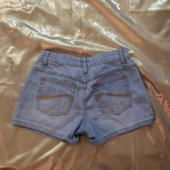 Bailey's Point Girls Jean Shorts Size 12 - Picture 4 of 4